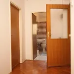 Seaside Apartments With A Swimming Pool Ugljan - 829 Apartman Ugljan