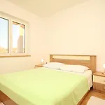 Seaside Apartments With A Swimming Pool Ugljan - 829 Apartman *
