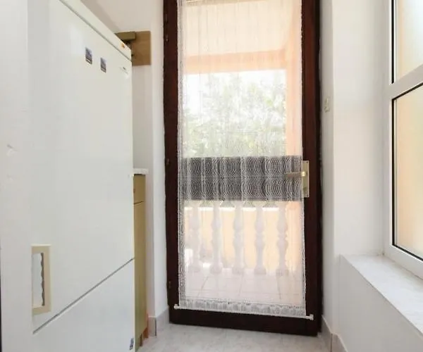 Seaside With A Swimming Pool - 829 * Углян