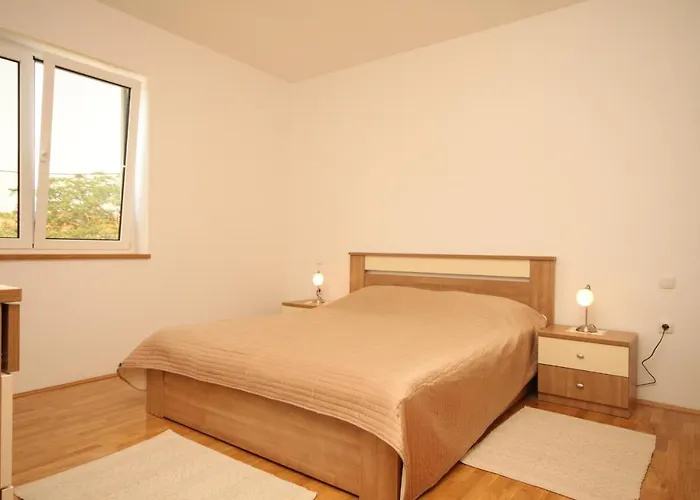 Seaside With A Swimming Pool - 829 *