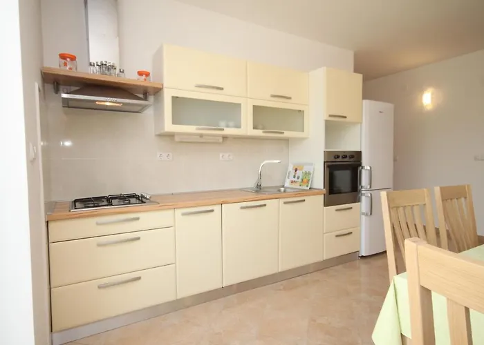 דירה Seaside With A Swimming Pool - 829 אוגייאן