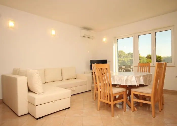Seaside With A Swimming Pool - 829 אוגייאן