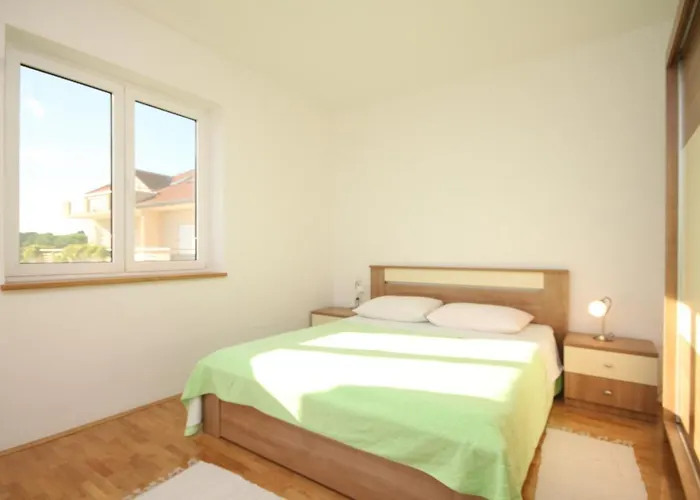 דירה Seaside With A Swimming Pool - 829