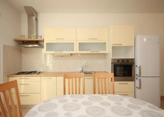 דירה Seaside With A Swimming Pool - 829 אוגייאן