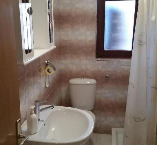 Seaside With A Swimming Pool - 829 Углян