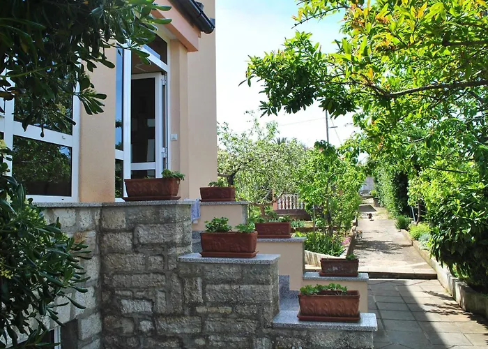 דירה Seaside With A Swimming Pool - 829