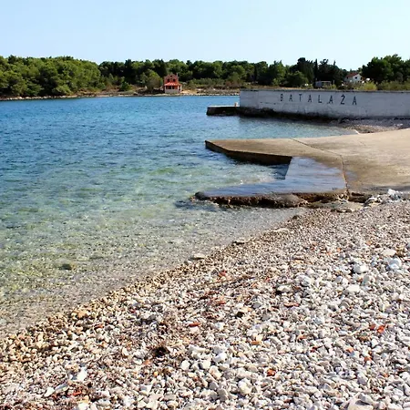 Апартаменты Seaside With A Swimming Pool - 829 *