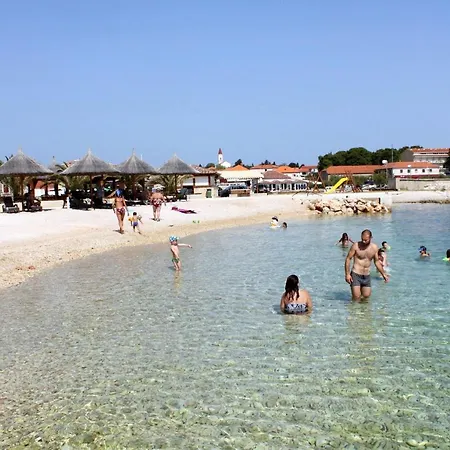 Апартаменты Seaside With A Swimming Pool - 829 Углян