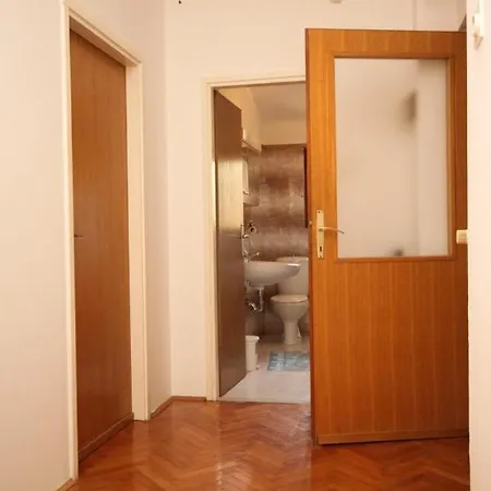 Seaside With A Swimming Pool - 829 Appartamento Ugljan