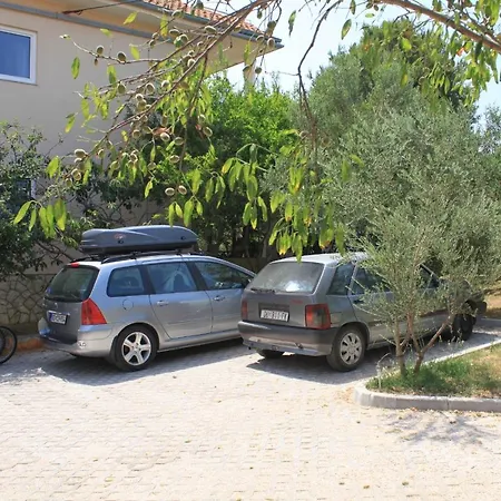 Apartamento Seaside With A Swimming Pool - 829 Ugljan