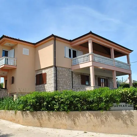 Seaside With A Swimming Pool - 829 * אוגייאן