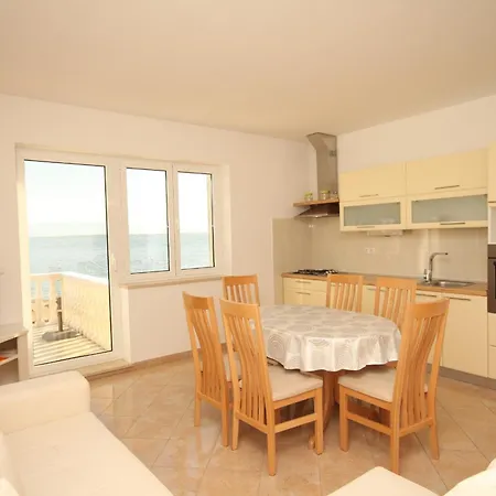 Seaside With A Swimming Pool - 829 * אוגייאן