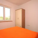 Seaside With A Swimming Pool - 829